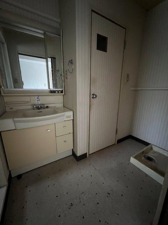 長崎市西山1丁目☆中古マンション☆3階角部屋の4DK！駐車場1台・専用倉庫が無料♪近くに立山公園があります♪