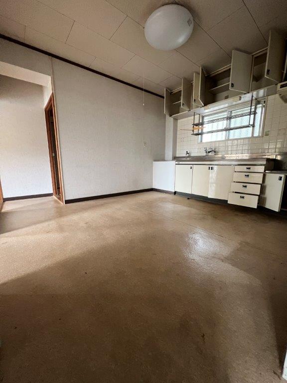 長崎市西山1丁目☆中古マンション☆3階角部屋の4DK！駐車場1台・専用倉庫が無料♪近くに立山公園があります♪