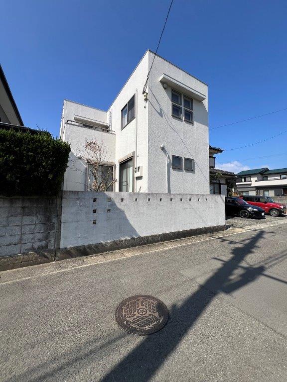 長崎市神ノ島町中古住宅販売開始！3LDKオール電化住宅☆4LDKに間仕切り可☆吹き抜けがあり開放感があり、収納スペースが多いお家☆