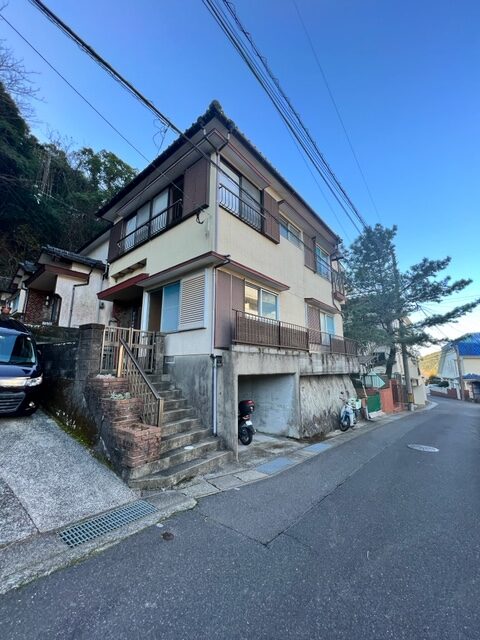 【価格改定しました！】伊良林小・桜馬場中校区☆２０１０年に水回りなど一部リフォーム済♪国道３４号線にも近く、車庫１台付きでこのお値段♪バス停も近く、便数も多いので通勤の利便性も良好☆眺望も良好です♪