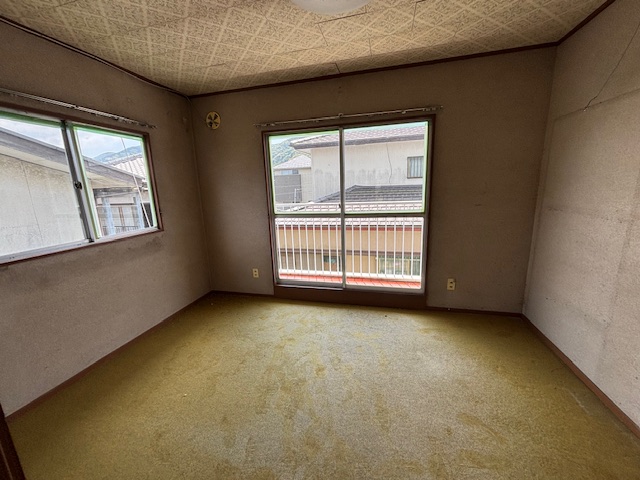 【６９０万円へ価格改定♪】つつじが丘１丁目の５Ｋ戸建☆土地約４８坪☆車庫１台分あり☆お部屋数も多く、暮らし方に合わせて使える住まいです♪