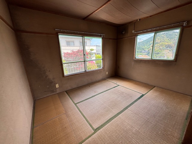 【６９０万円へ価格改定♪】つつじが丘１丁目の５Ｋ戸建☆土地約４８坪☆車庫１台分あり☆お部屋数も多く、暮らし方に合わせて使える住まいです♪