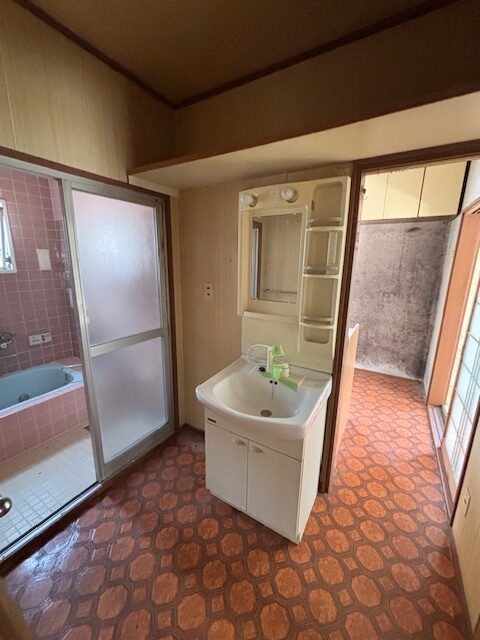 【６９０万円へ価格改定♪】つつじが丘１丁目の５Ｋ戸建☆土地約４８坪☆車庫１台分あり☆お部屋数も多く、暮らし方に合わせて使える住まいです♪