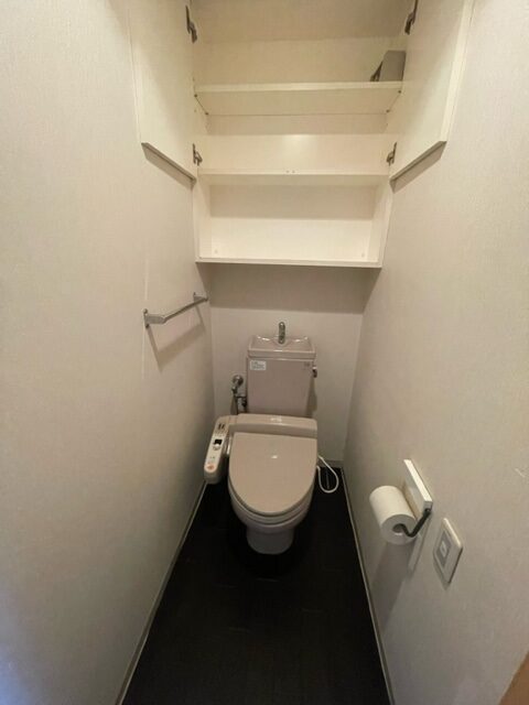 長崎市田中町売マンション♪14階の南東向きのお部屋のため、眺望・陽当たり良好です！駐車場も近隣2台目確保済♪（軽自動車月/5,000円）空き家となっておりますので内覧可能です！お気軽にお問い合わせください。